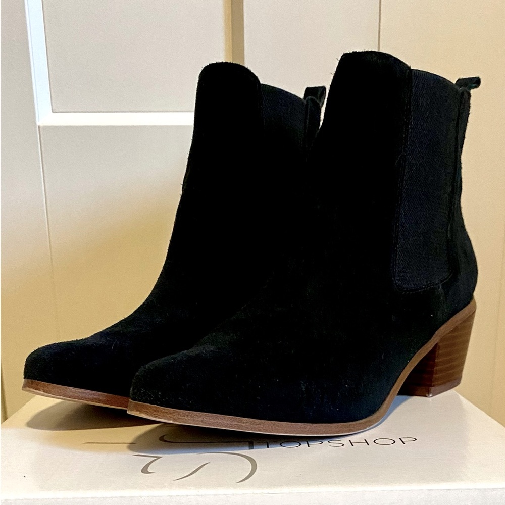 TopShop black suede chelsea booties; size 38 (7.5)
